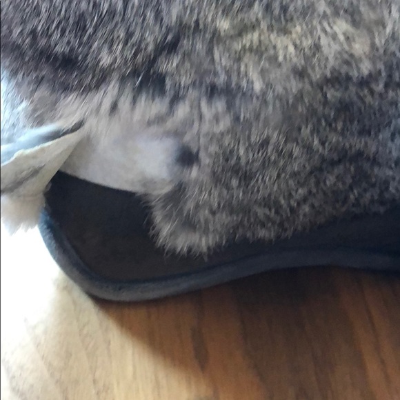 Gray Muks moccasin boots with fur - Picture 5 of 7